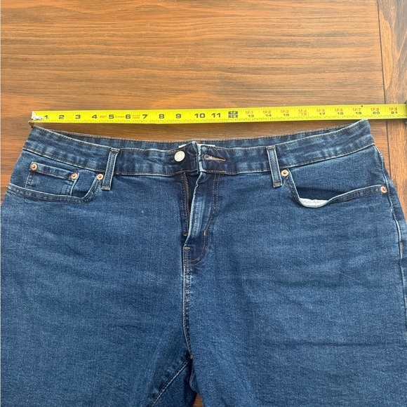 Denizen by Levi’s Mid Rise Denim Cut Off Shorts, Plus Size 18 - Picture 8 of 10